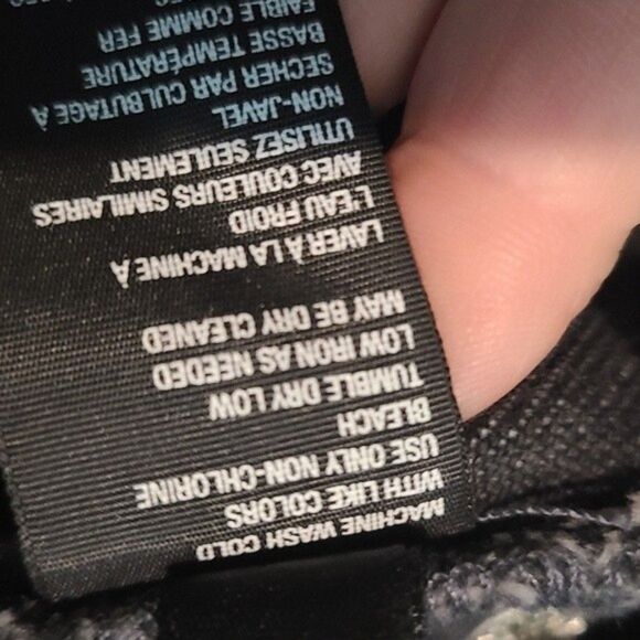 We The Free Faded Black Distressed Denim Shorts - Picture 6 of 6